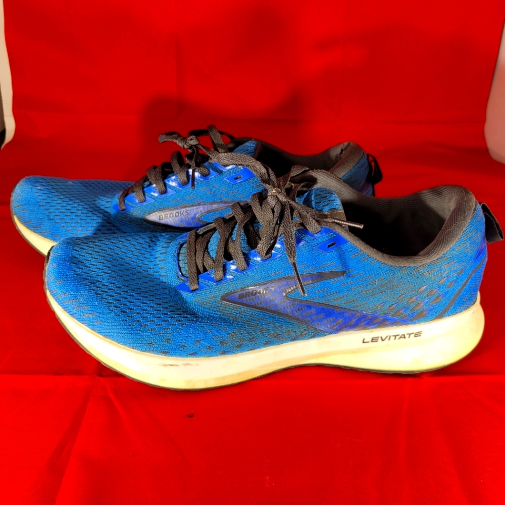 Brooks Mens Levitate 5 1103701D457 Blue Running Shoes Sneakers Size 10.5 D